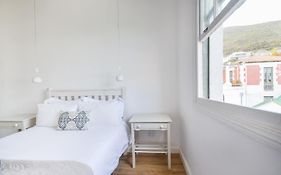 Windsor Cottage By Open Home